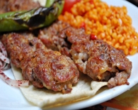 Yoğurdu adana kebab yanına mı başlıyoruz?